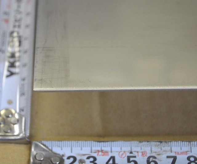 ステンレス板(２Ｂ品)(0.6～6.0mm厚)の(1000ｘ500～300ｘ200mm)定寸