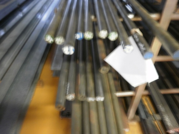 鉄 磨き丸棒(SS400)普通鋼材 各形状 (1000～100mm)各定寸長さでの販売